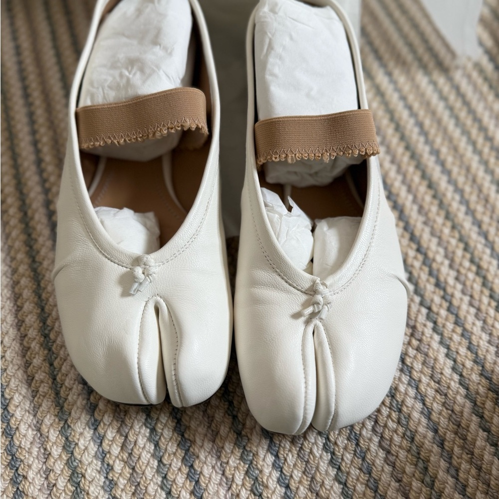 Maison Martin Margiela Tabi Split Toe Ballet Flats - White - Size 36.5 / 6.5
